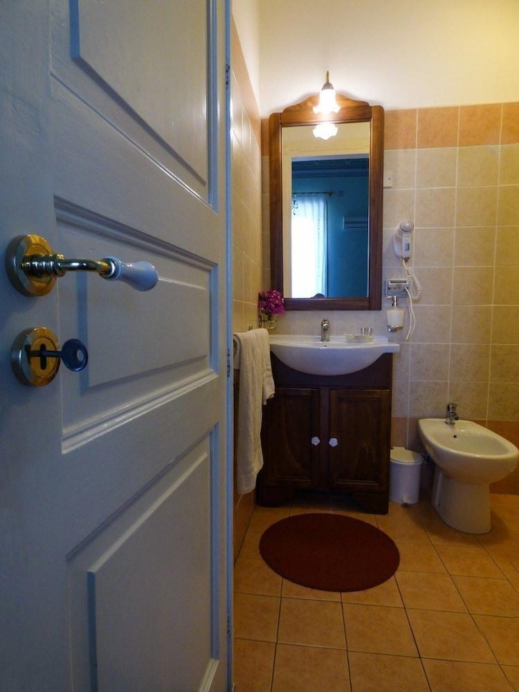 Palazzo Giovanni Bed & Breakfast 3*